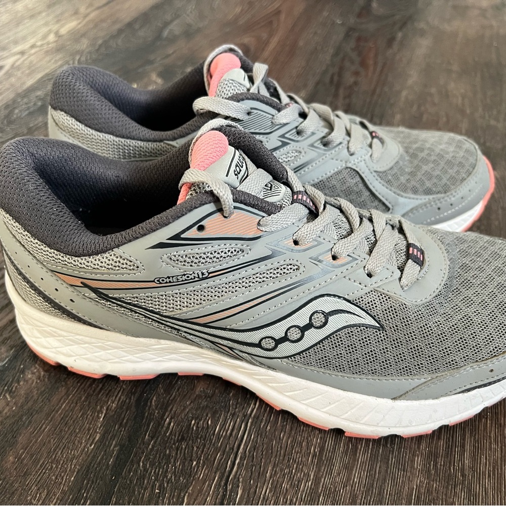 Saucony Women's Gray and Pink Athletic Shoes